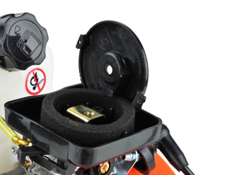 Podkaszarka spalinowa JG z dodatkowym wyposażeniem (1/2cz.)