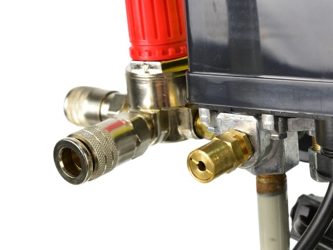 Kompresor bezolejowy dwutłokowy 24L 980W (1)