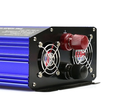 Przetwornica napięcia SINUS 24V/230V 1000/2000W (4)