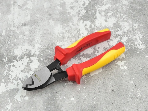 Szczypce izolowane do cięcia przewodów 160mm VDE (60)
