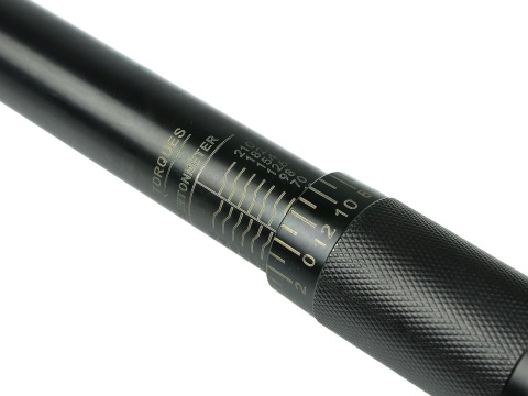 Klucz dynamometryczny 1/2" 28-210nm + nasadki alu 3el. Black HD (10)