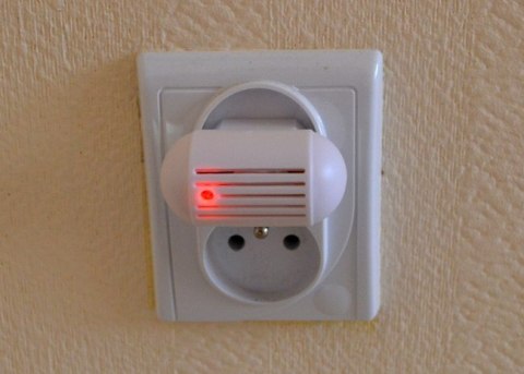 ODSTRASZACZ ULTRADŹWIĘKOWY 230V TERDENS