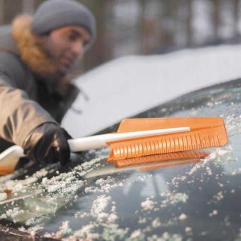 FISKARS SZCZOTKA DO SZYB ZE SKROBACZKĄ SNOWXPERT FISKARS